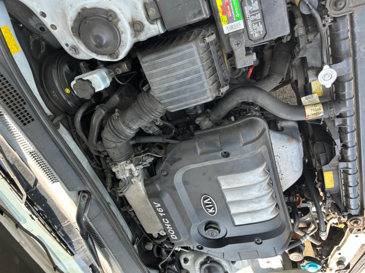 2004 Kia Optima (KNAGD126945) , located at 1758 Cassat Ave., Jacksonville, FL, 32210, (904) 384-2799, 30.286720, -81.730652 - $3500.00----------2004 KIA OPTIMA LX 129,627 MILES EXTRA CLEAN ICE-COLD AIR CONDITIONING 4-DOOR SUNROOF ALLOYS SPOILER RUNS GREAT ASK ABOUT 50/50 BHPH FINANCING FOR THIS VEHICLE CALL US NOW @ 904-384-2799 - Photo#22